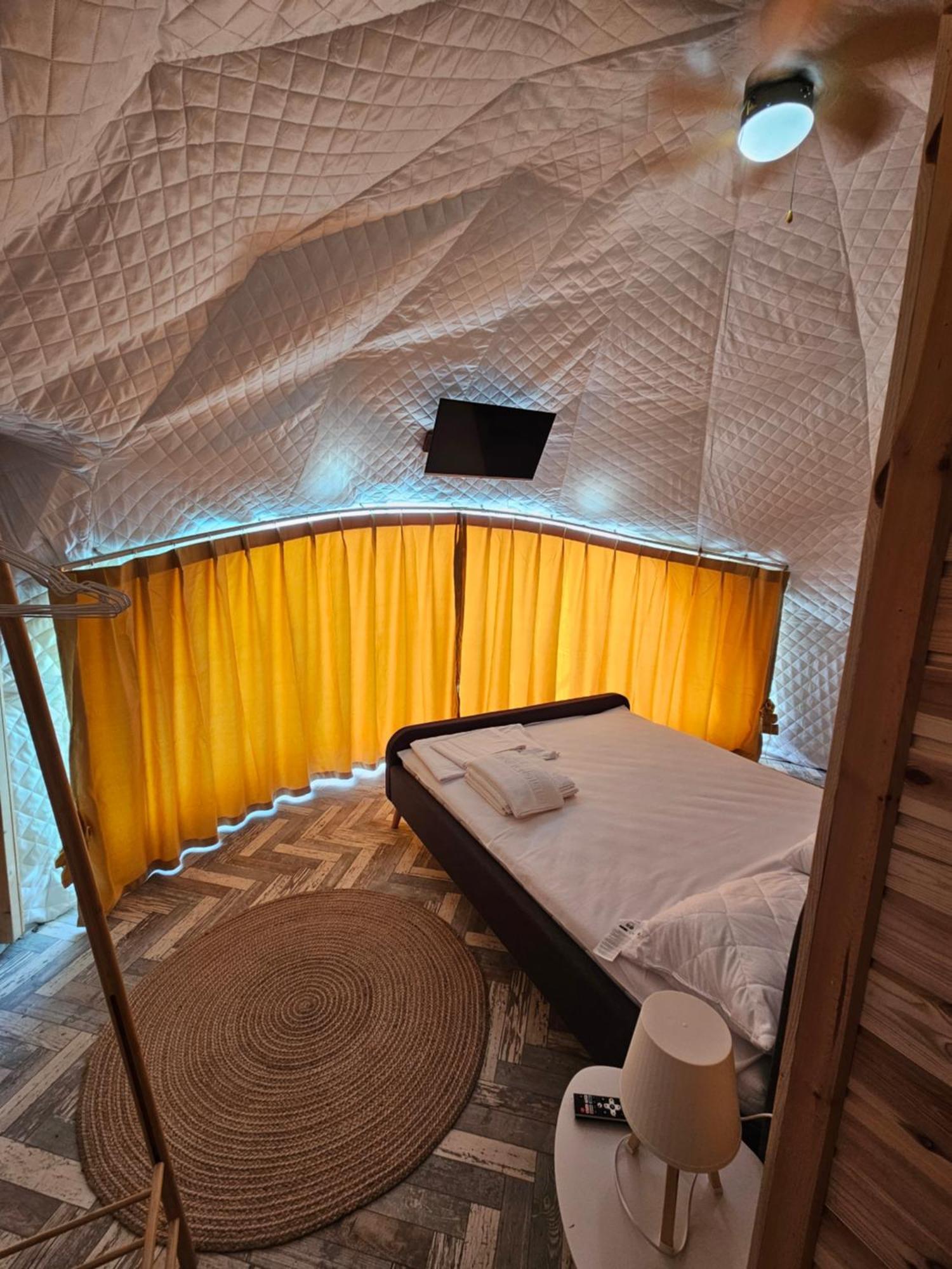 Mar A Lago Glamping23 Douazeci si Trei August Exterior photo